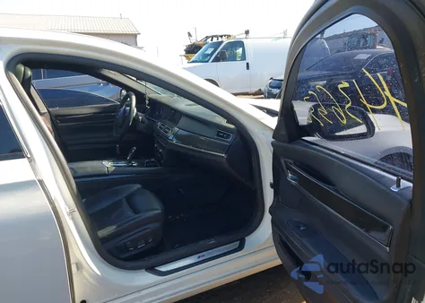 2013 BMW 750I xDrive z USA, uszkodzony, nr VIN WBAYB6C58DD223812